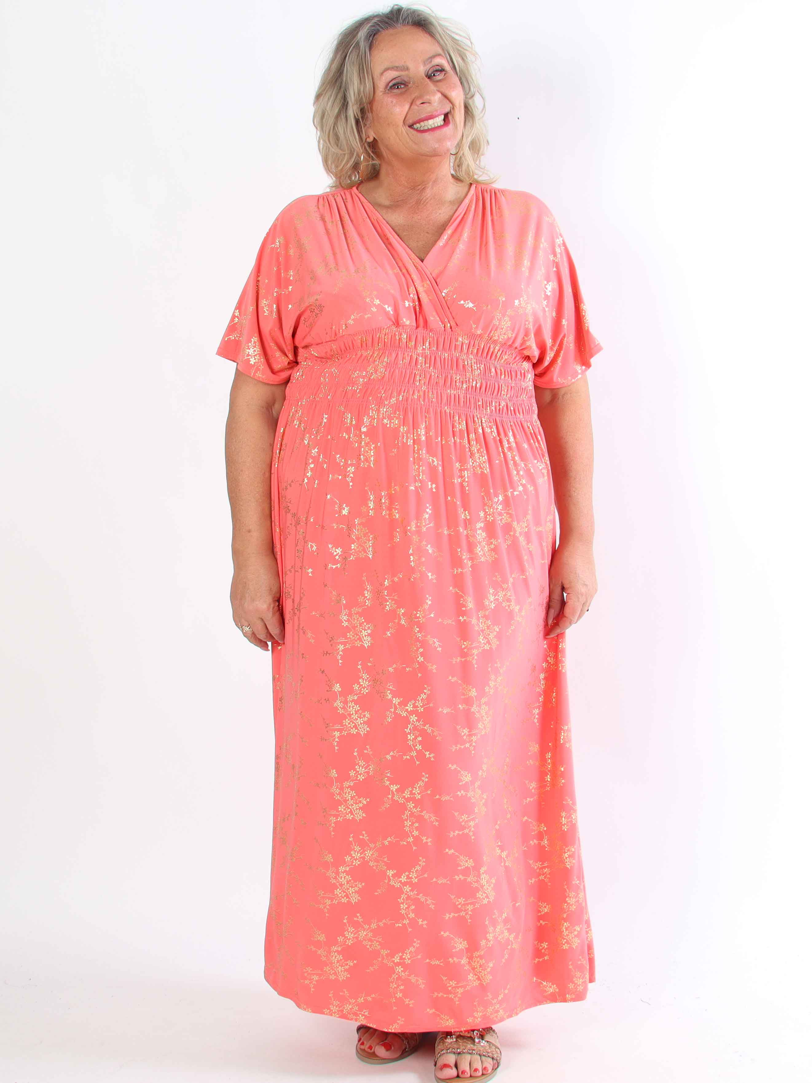 Pams Gold - Ensfarvet plus size kjole med gulddetaljer